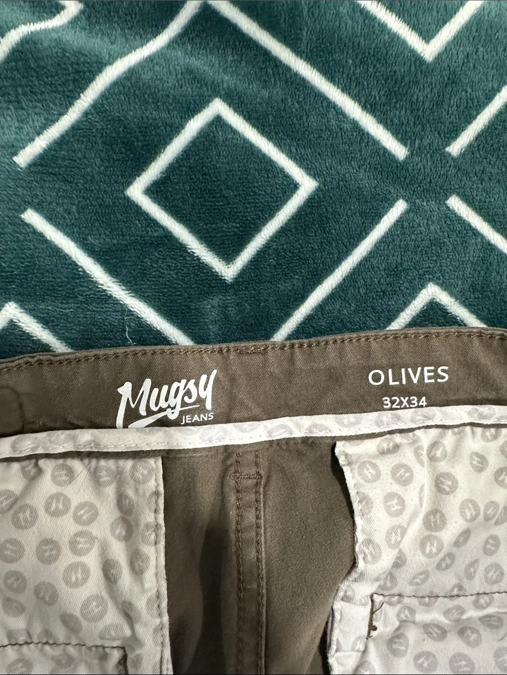 Men's Classic Khaki Chinos — Neutral Taupe